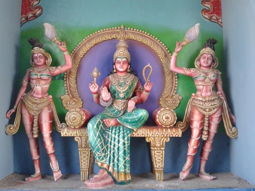 Statues_of_Hindu_Deities_at_Lord_Shiva_Temple_in_Kanipakam_03.jpg
