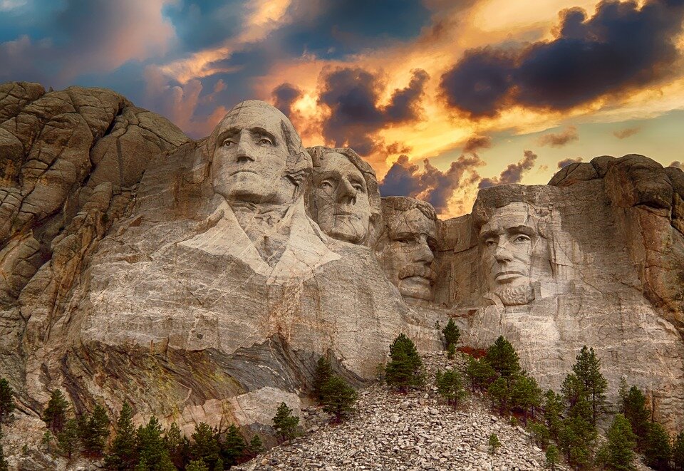 mount-rushmore-2268636_960_720.jpg